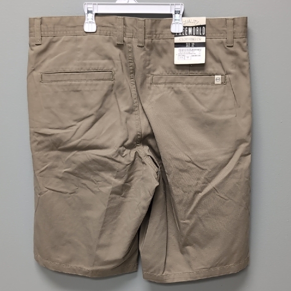 NWT Freeworld Chino Flat Front Casual Shorts with Relaxed Fit. Size 32 - Picture 3 of 5